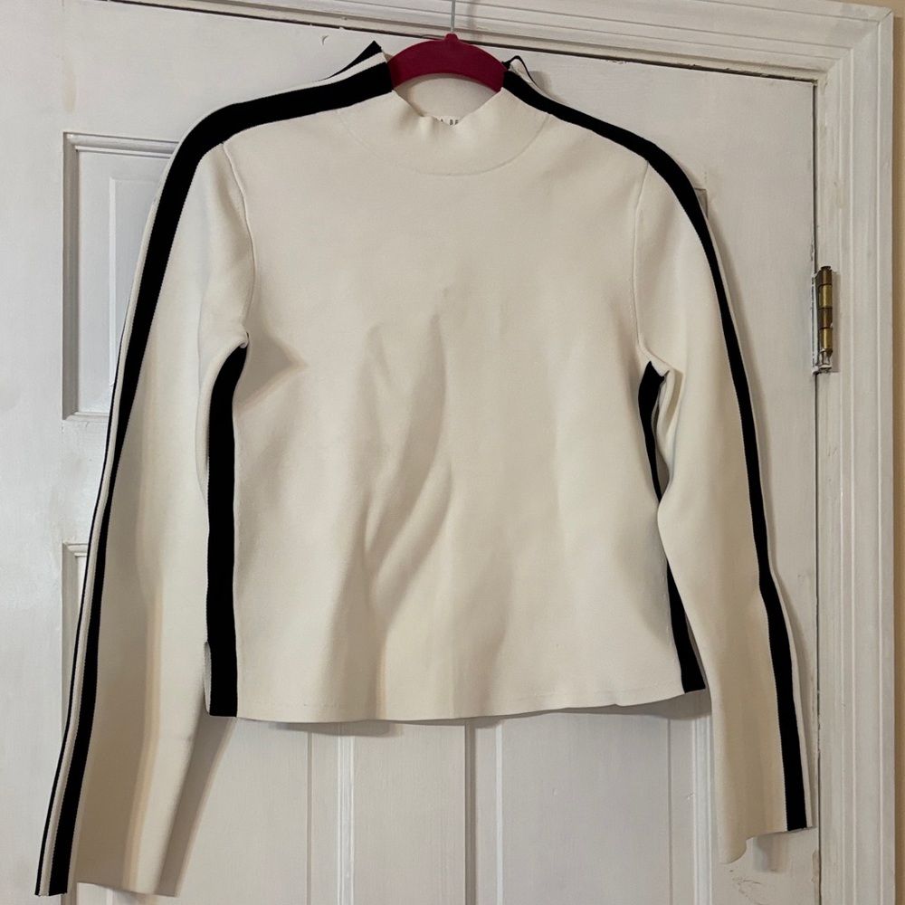 Veronica Beard Cream and Black Sweatshirt